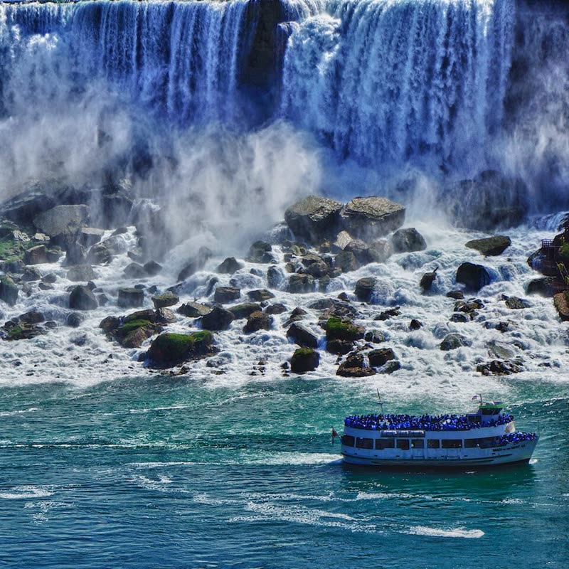 Maid of the Mist boat below the American Falls